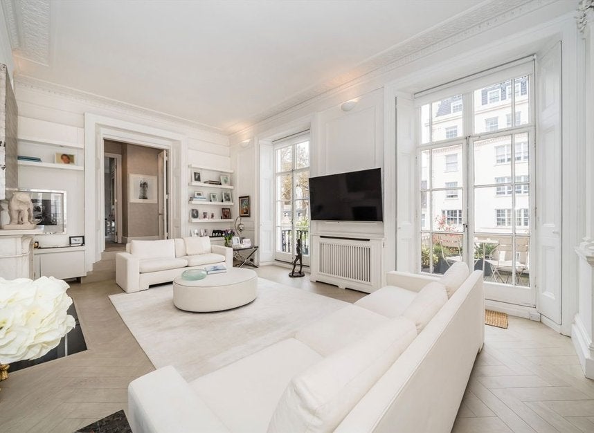 Flat Eaton Place in City of Westminster