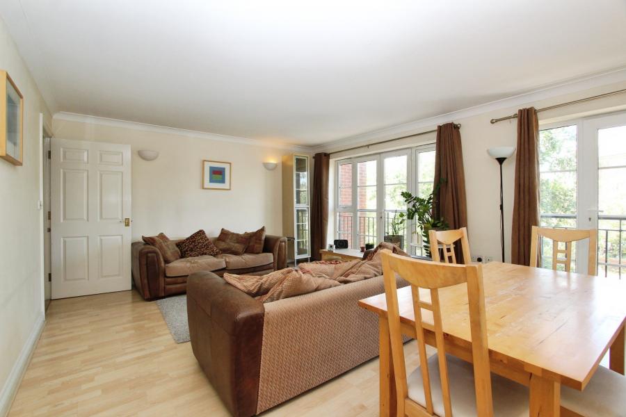 Flat Katesgrove Lane in Reading