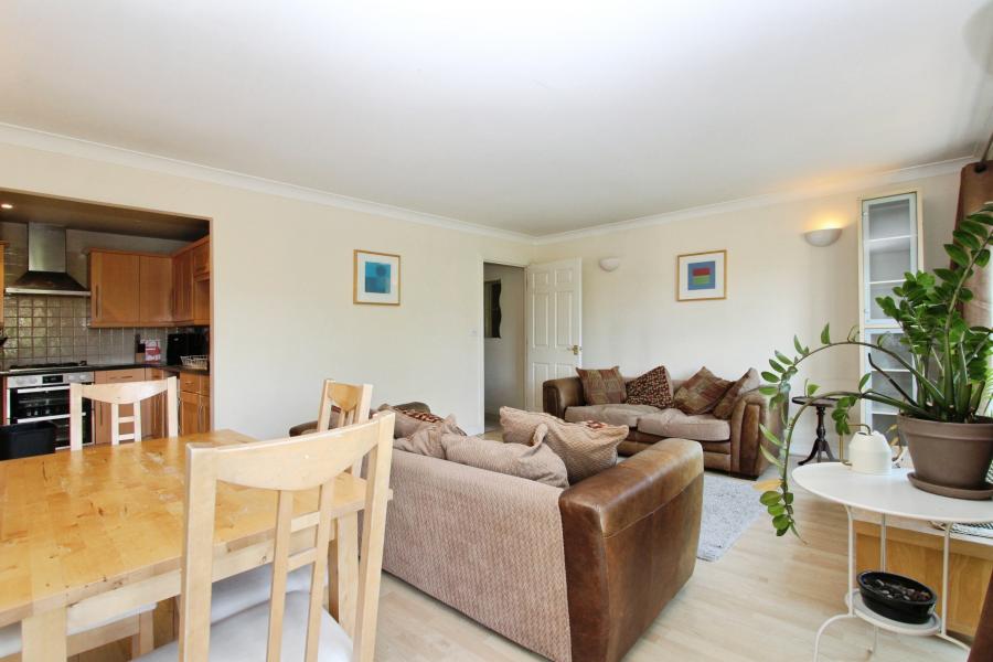 Flat Katesgrove Lane in Reading
