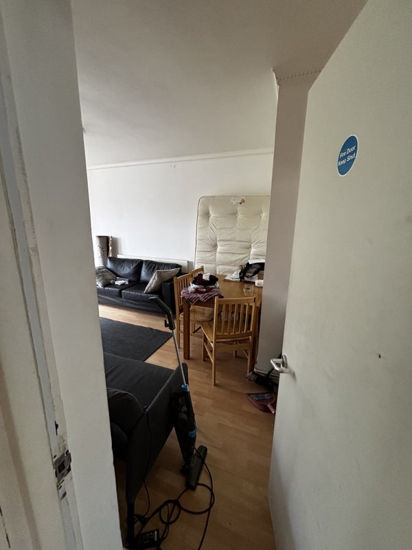 Room Leirum Street in Greater London