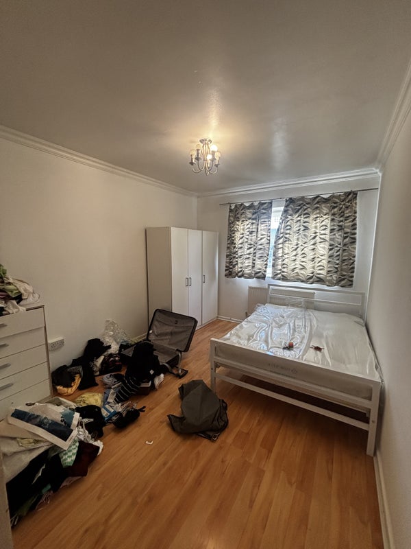 Room Leirum Street in Greater London