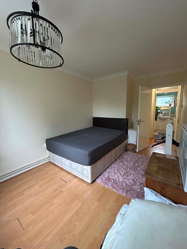 Room Burghley Road in Greater London