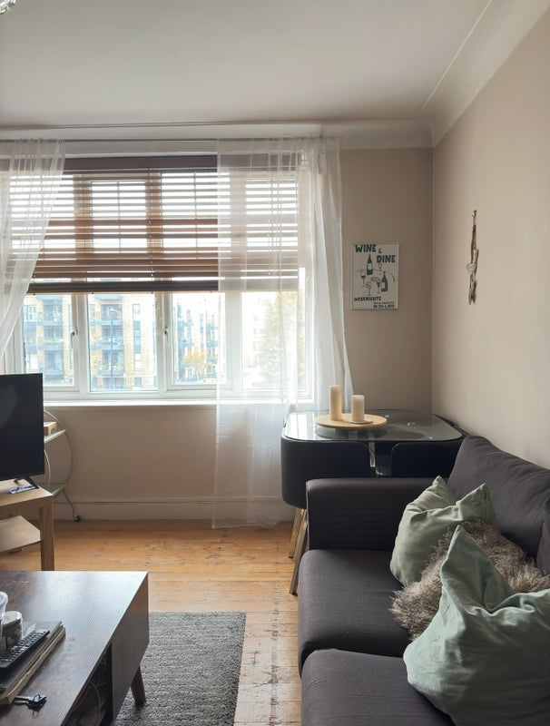 Flat Thorncliffe Road in Greater London
