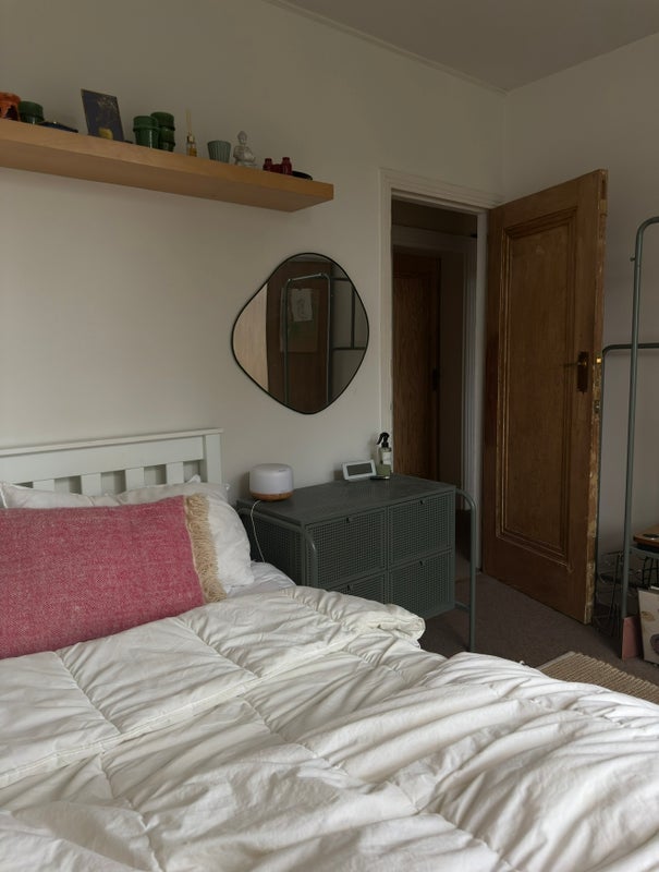 Flat Thorncliffe Road in Greater London