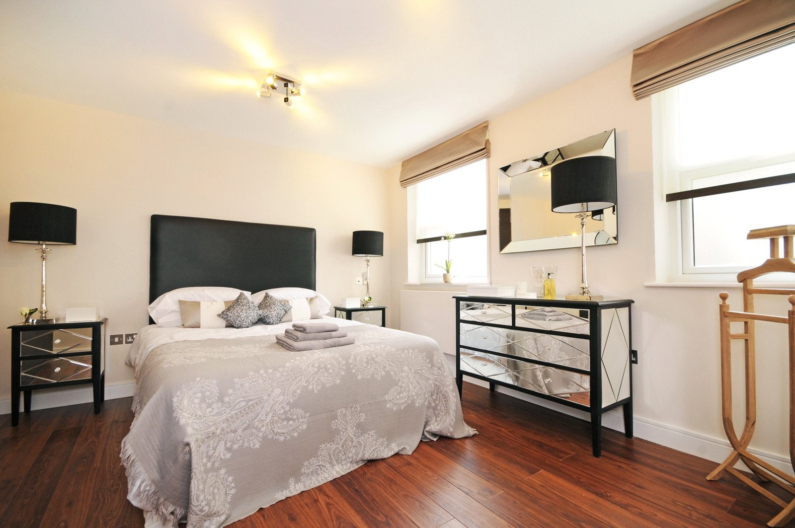 Flat Finchley Road in Greater London