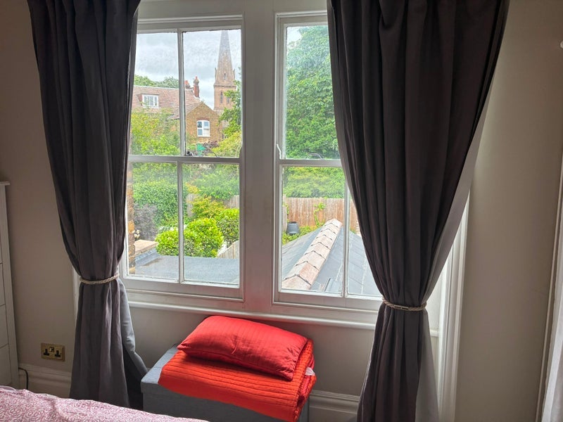 Room Fernwood Avenue in Greater London