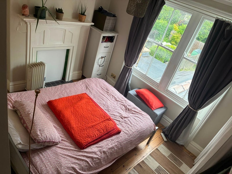 Room Fernwood Avenue in Greater London