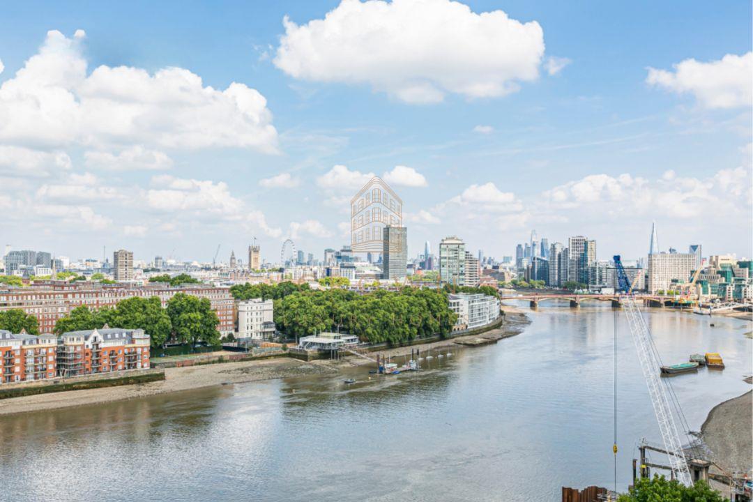Flat Tideway Walk in Greater London
