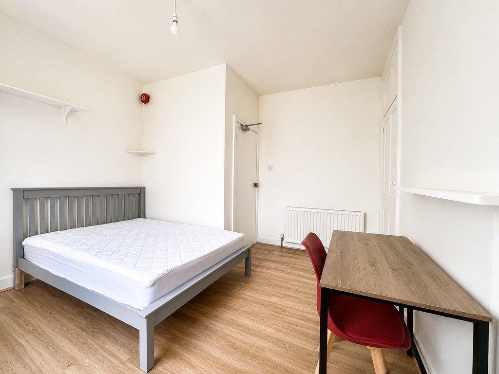 Room Hills Road in Cambridge