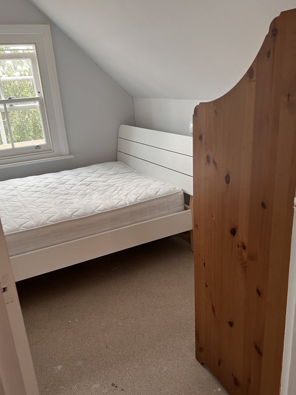 Room Conewood Street in Greater London