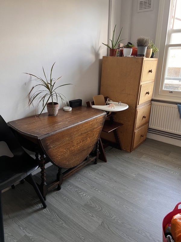Room Conewood Street in Greater London