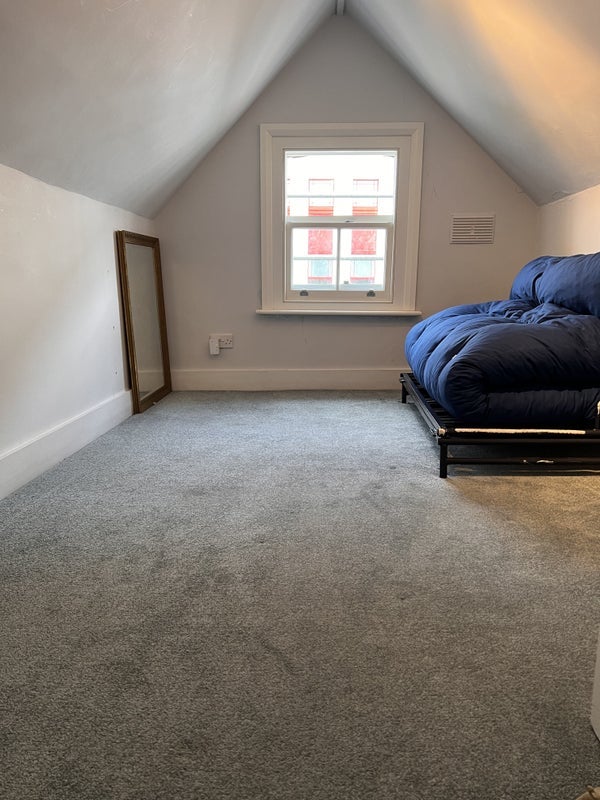 Room Conewood Street in Greater London