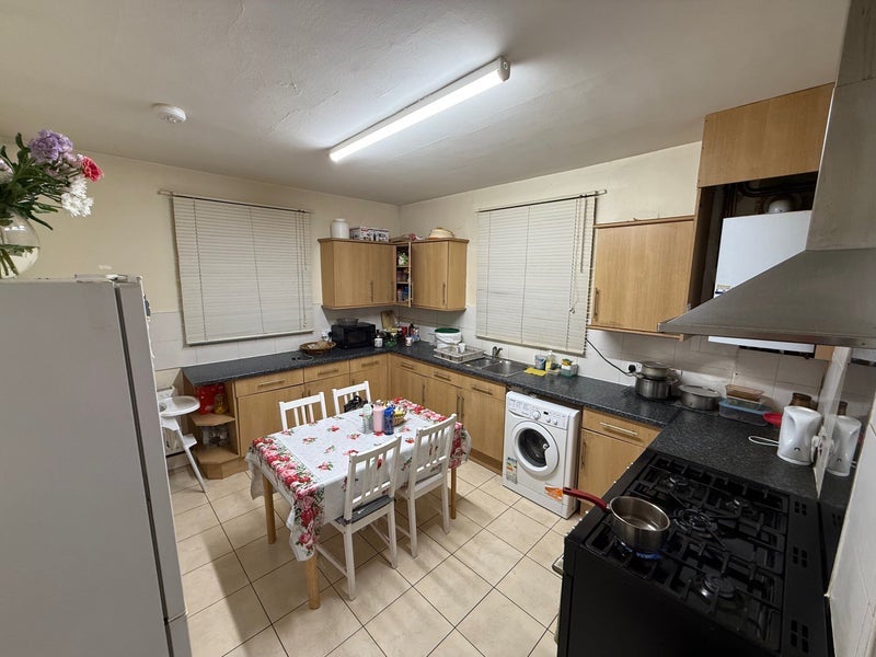Room Barn Rise in Greater London