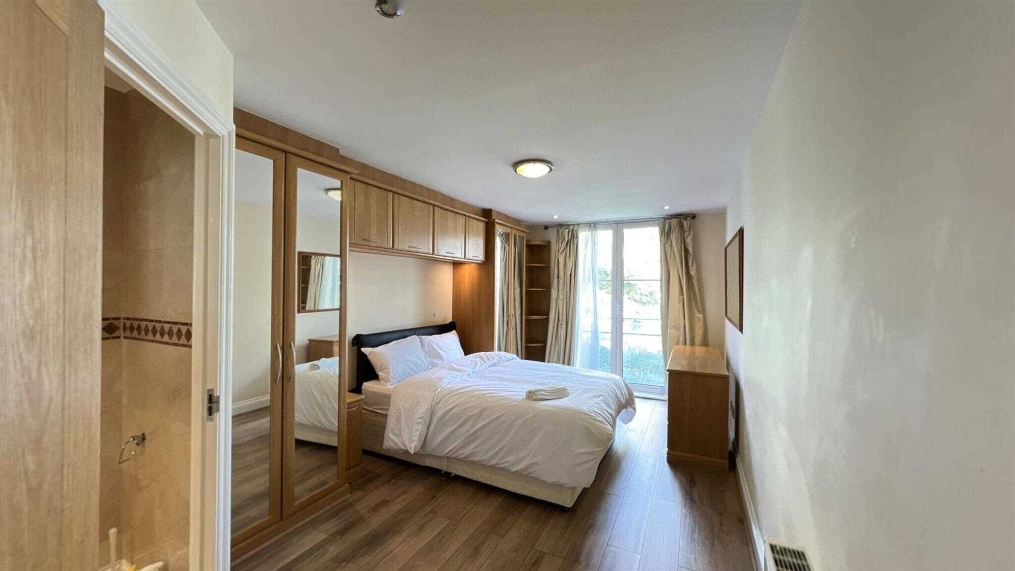 Flat Palgrave Gardens in City of Westminster