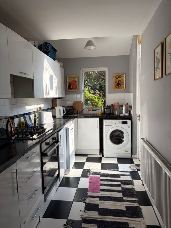Room Keighley Close in Greater London