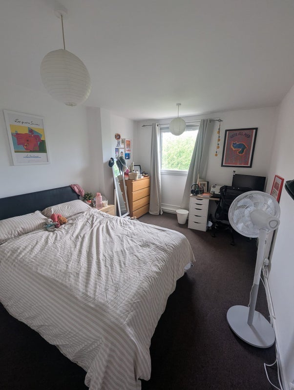 Room Sandalwood Close in Greater London