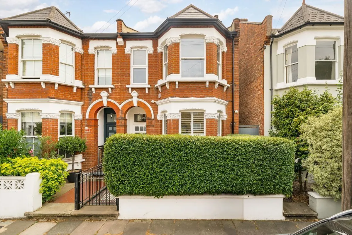 House Hillcrest Road in Greater London