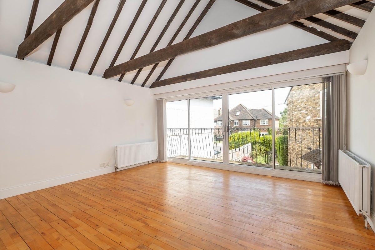 Flat Linkside in Greater London
