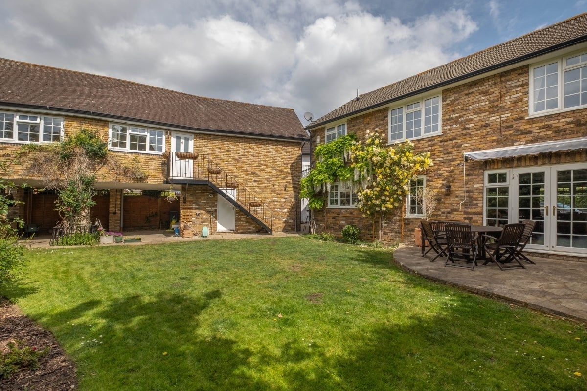 Flat Linkside in Greater London