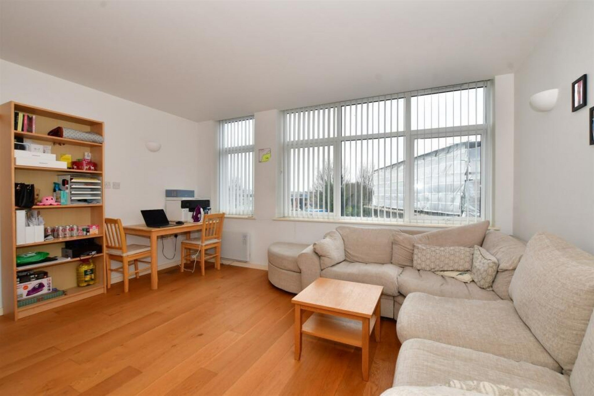 Flat Stafford Road in Greater London