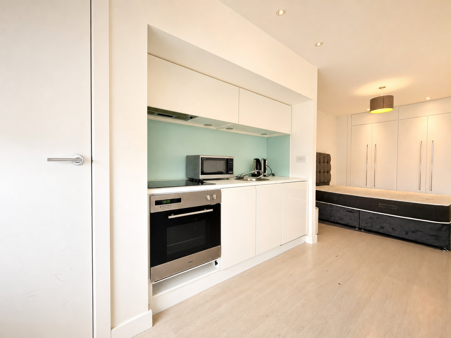 Flat Ingram Street in Leeds