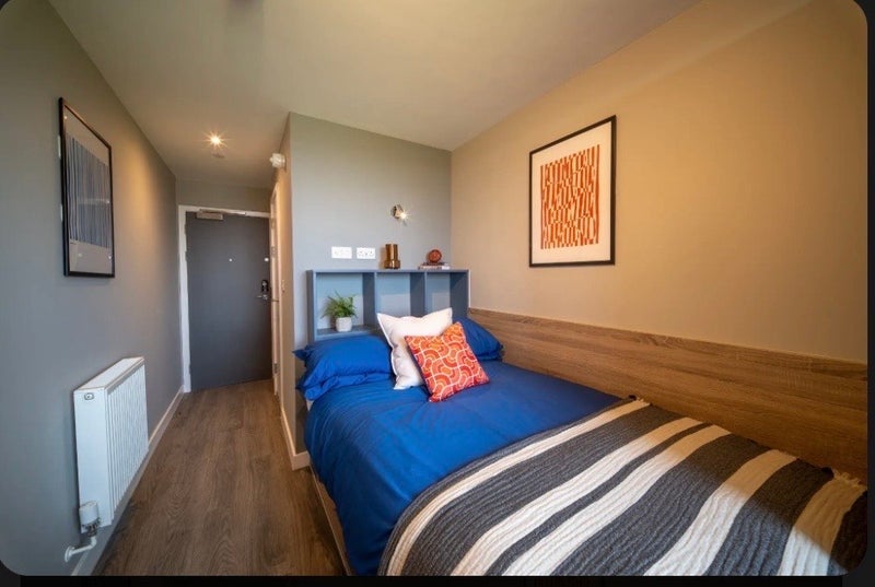 Room Juno Way in Greater London