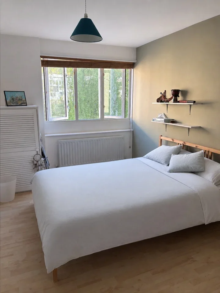 Room Cameron Close in Brentwood