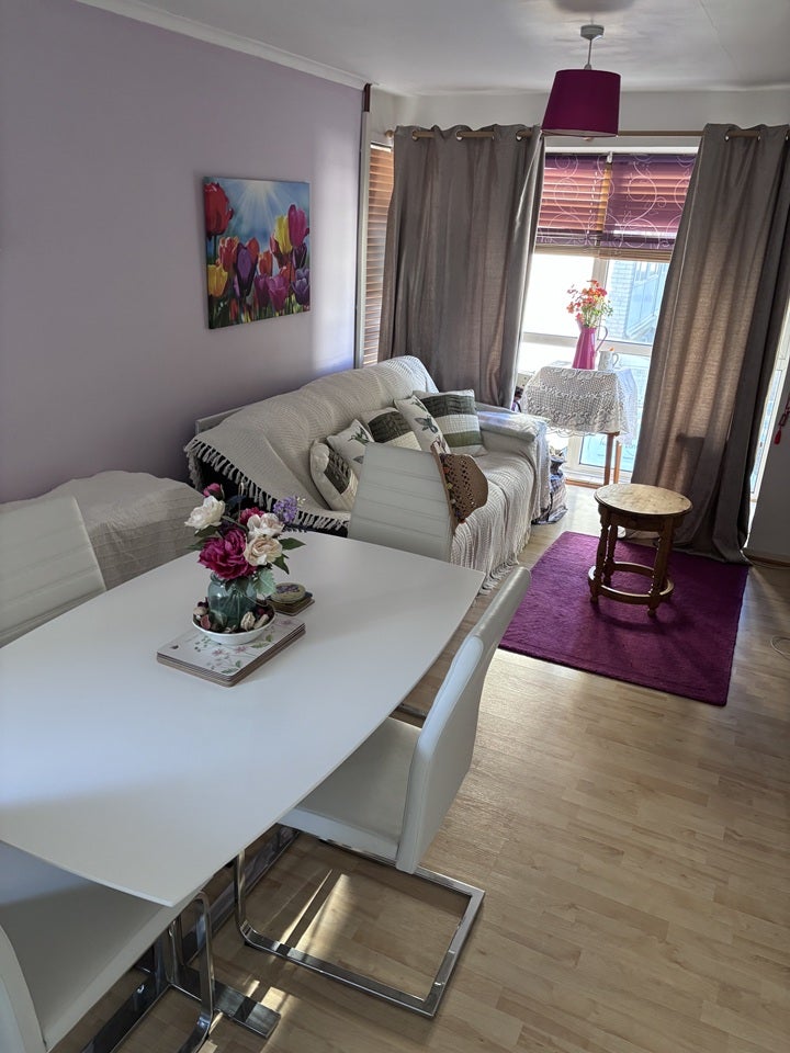 Room Cameron Close in Brentwood
