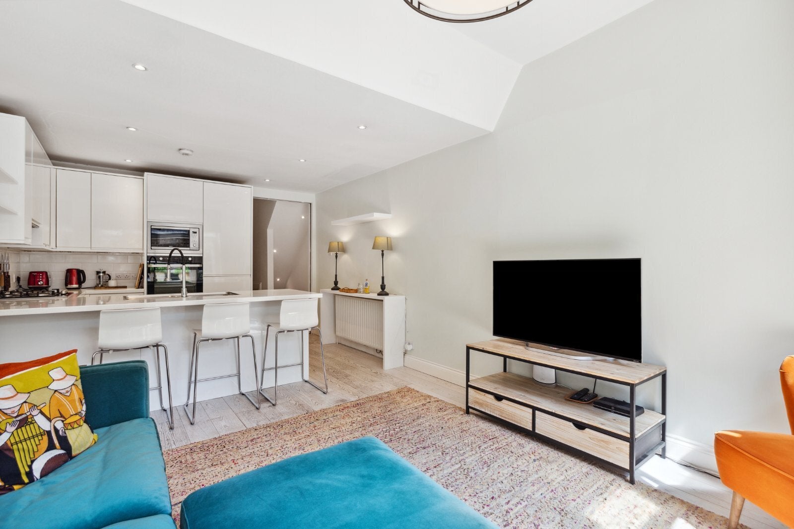 Flat Battersea Park Road in Greater London
