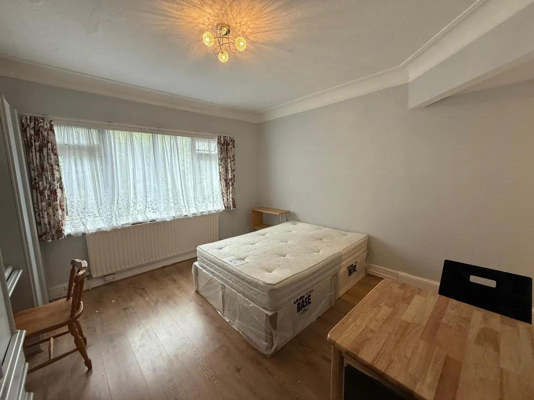 Flat Finchley Road in Greater London
