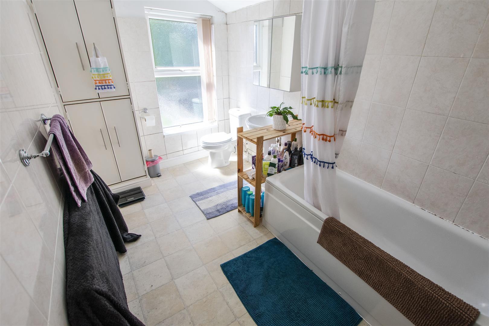 Room Teignmouth Road in Birmingham