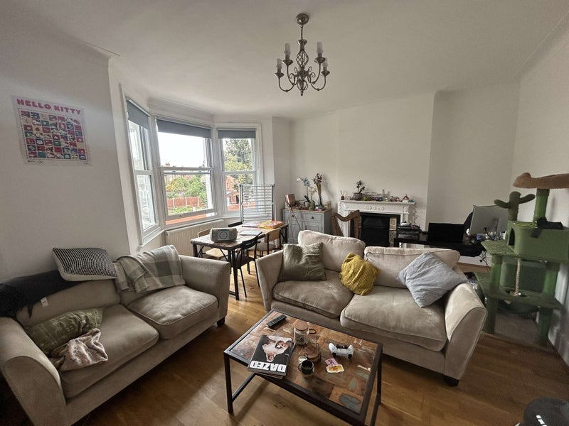 Room Wanstead Park Avenue in Greater London