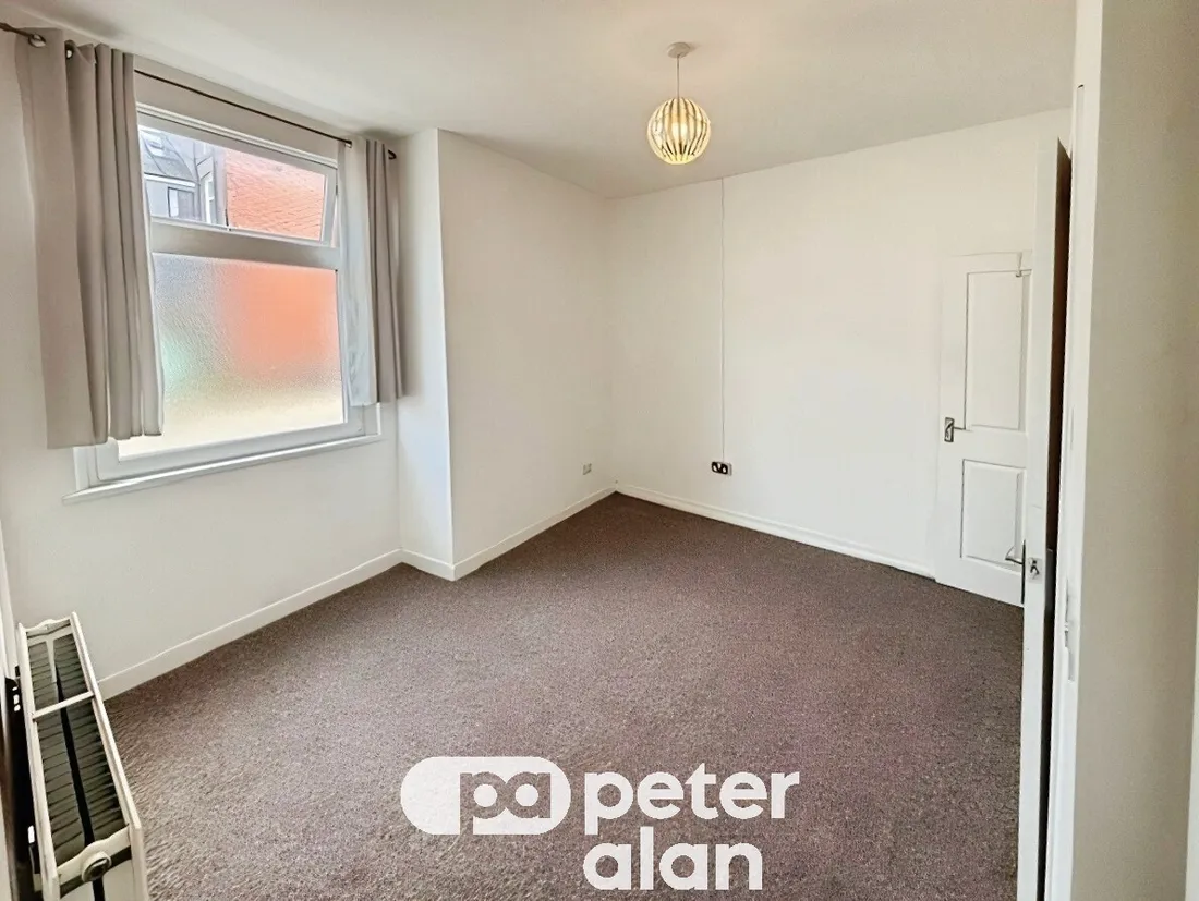Flat Suffolk Place in Porthcawl