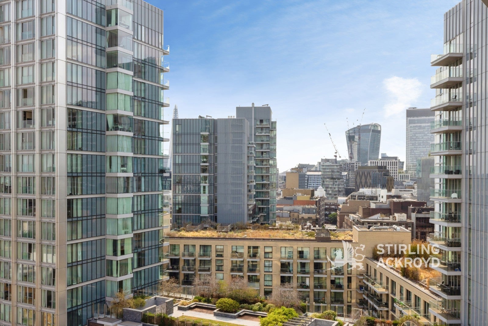 Flat Commercial Road in Greater London