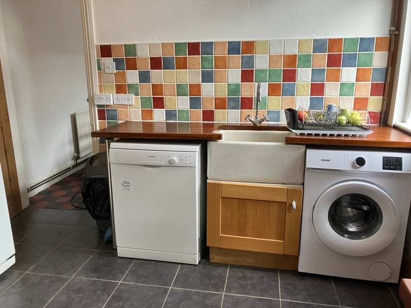 Room Hartshill Road in Stoke-on-Trent
