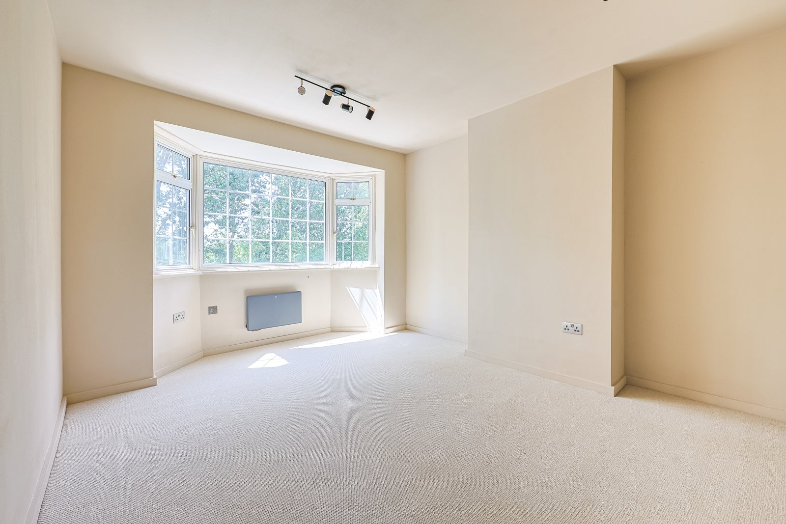 Flat Beech Grove in Greater London
