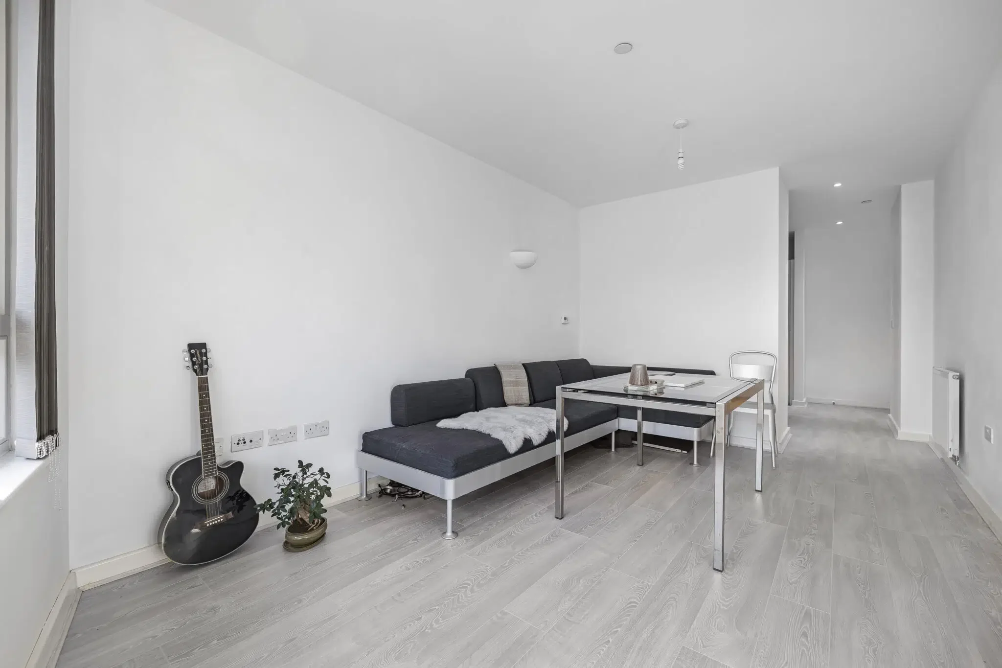 Flat Whitgift Street in Greater London