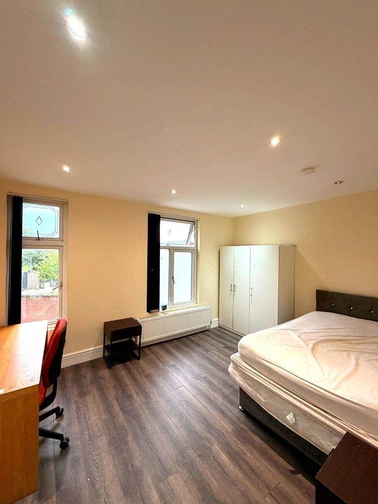 House Hartlepool Close in Manchester
