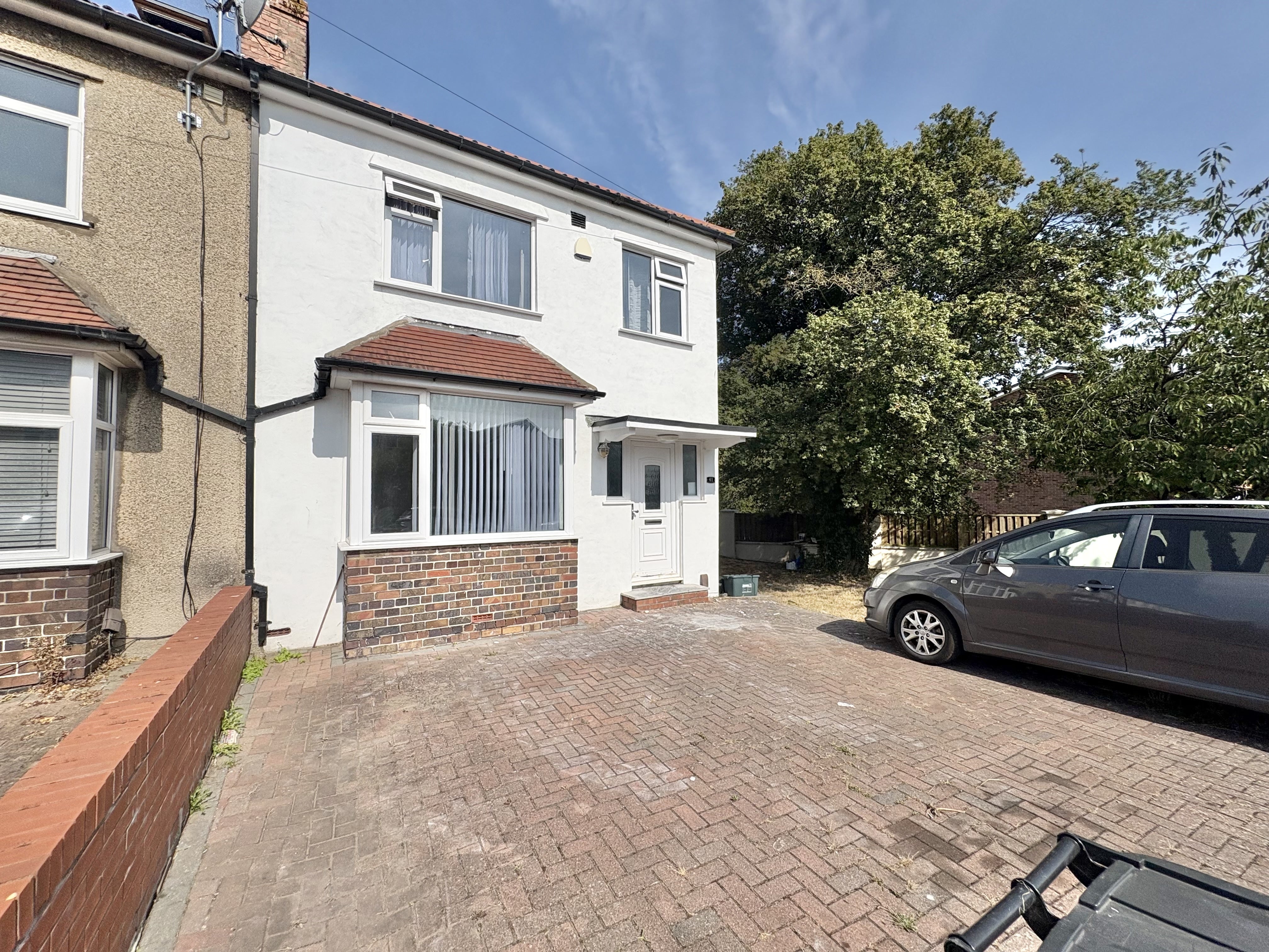 House Kingsholm Road in Bristol
