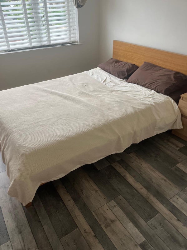 Room Aldersmead Avenue in Greater London
