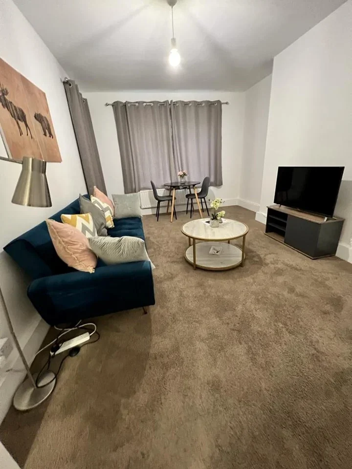 Flat Denmark Hill in Greater London