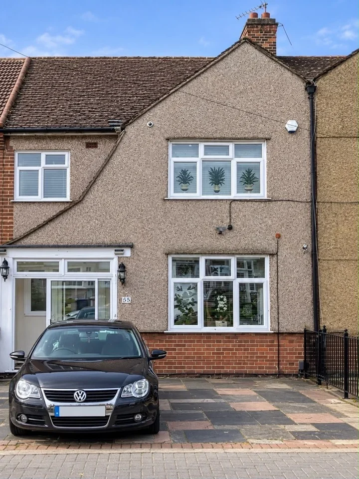 House Grasmere Avenue in Greater London