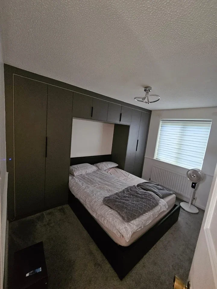 Flat Albany Park in Slough