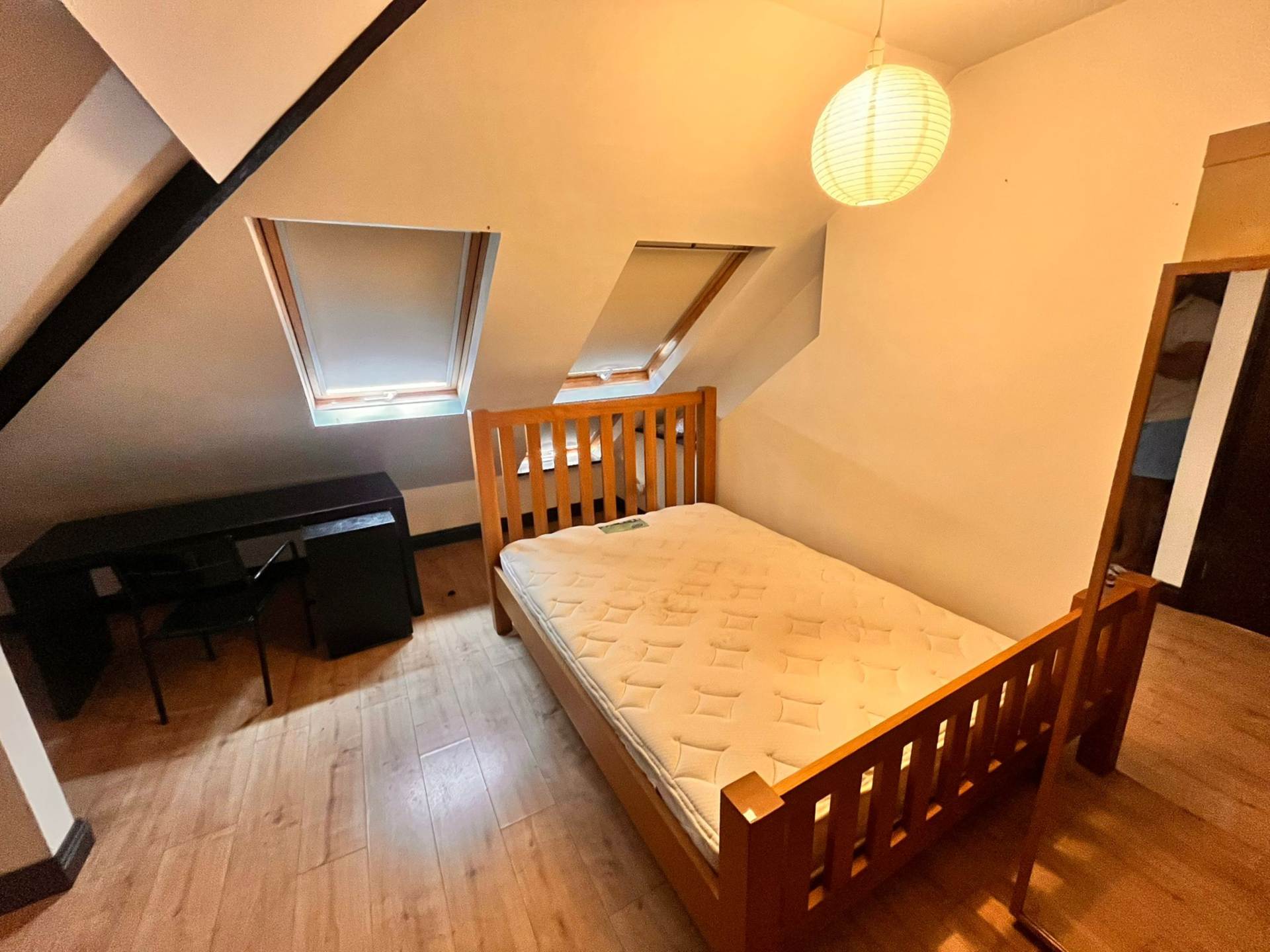 Room Colum Road in Cardiff