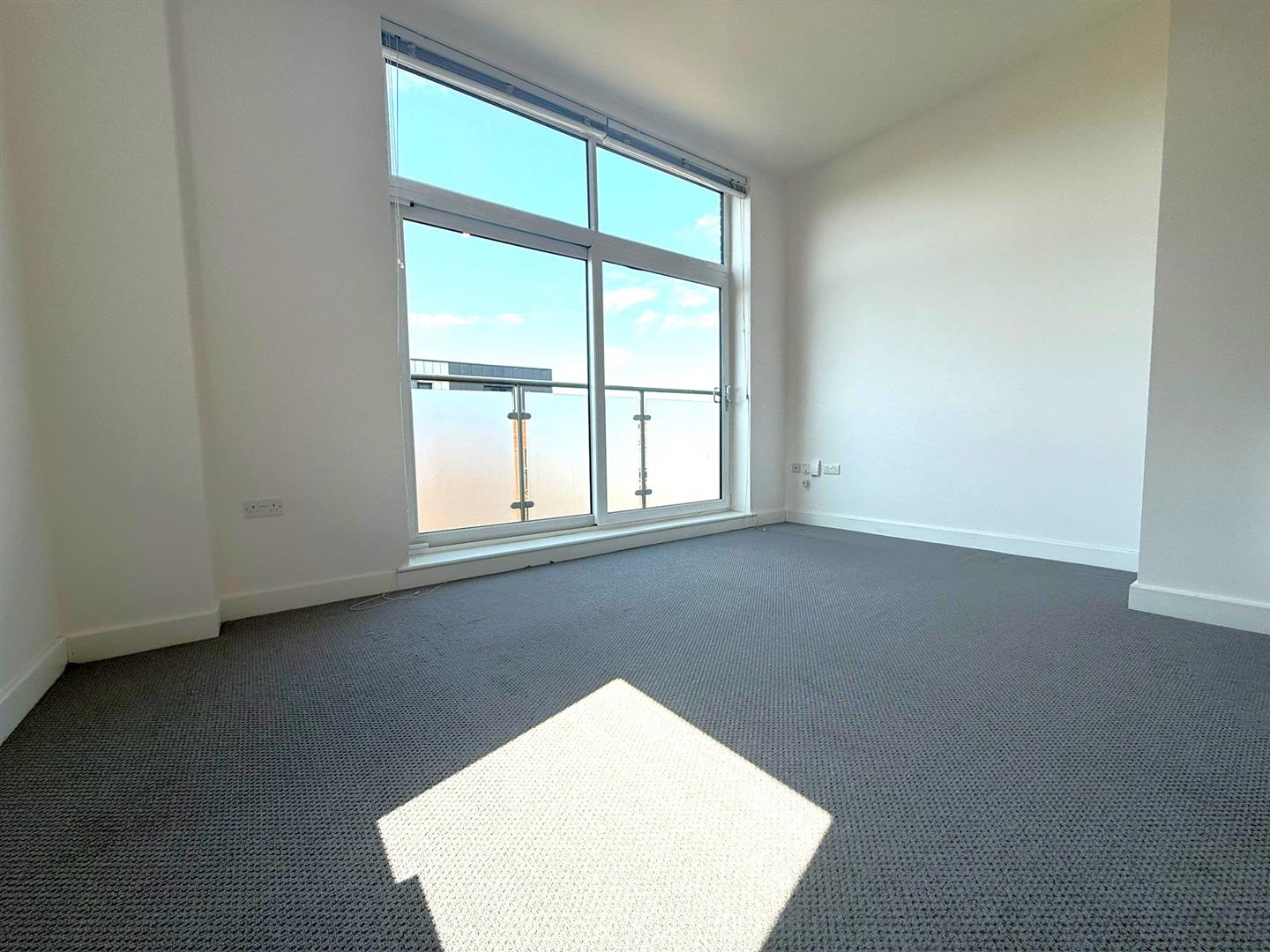 Flat Knoll Road in Surrey Heath