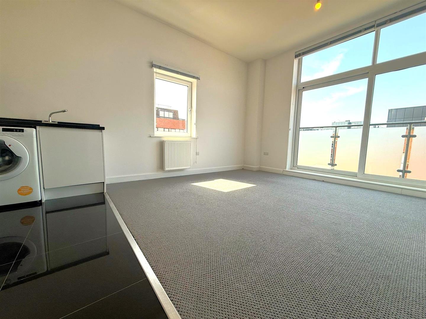 Flat Knoll Road in Surrey Heath