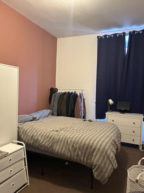 Room Old Dumbarton Road in Glasgow