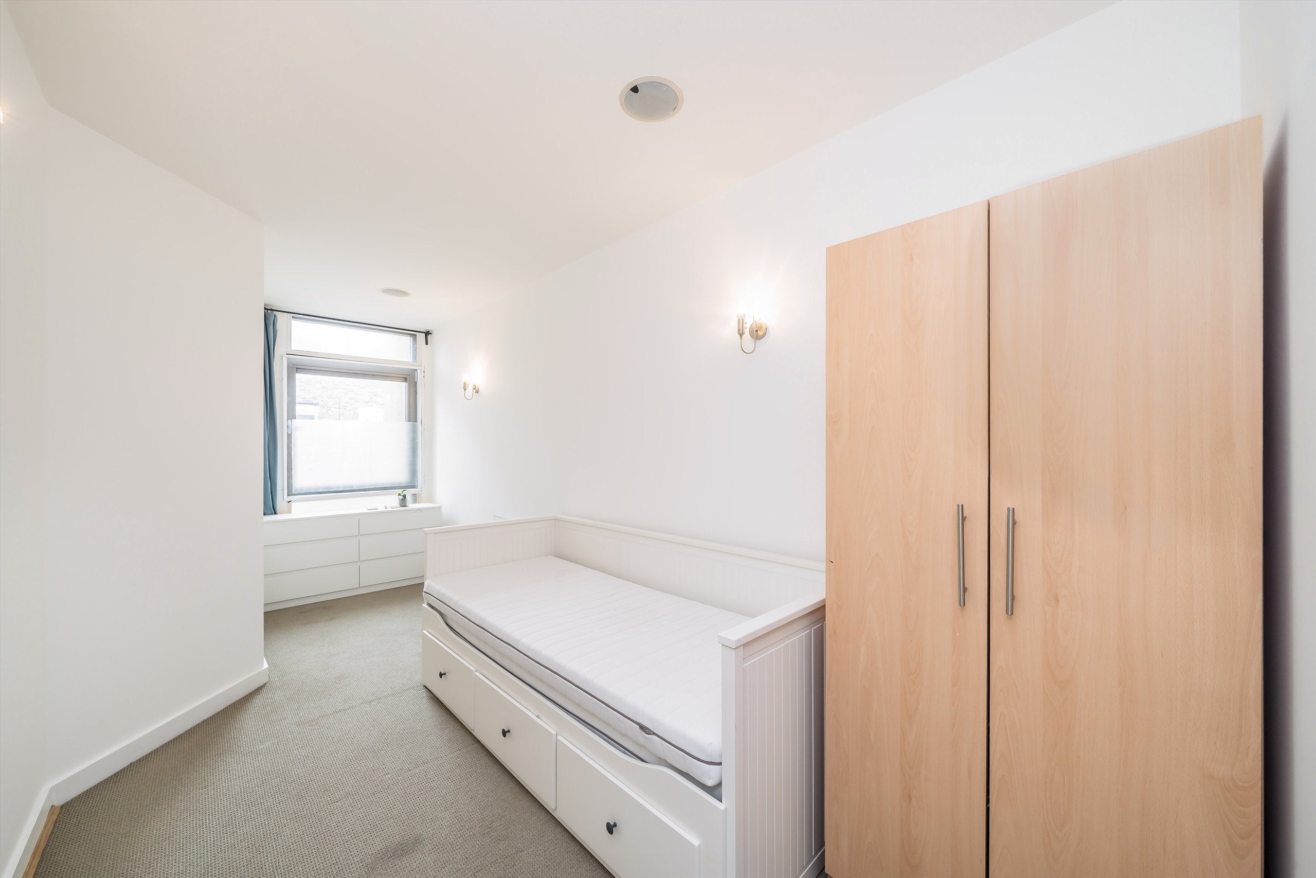 Flat Annandale Road in Greater London