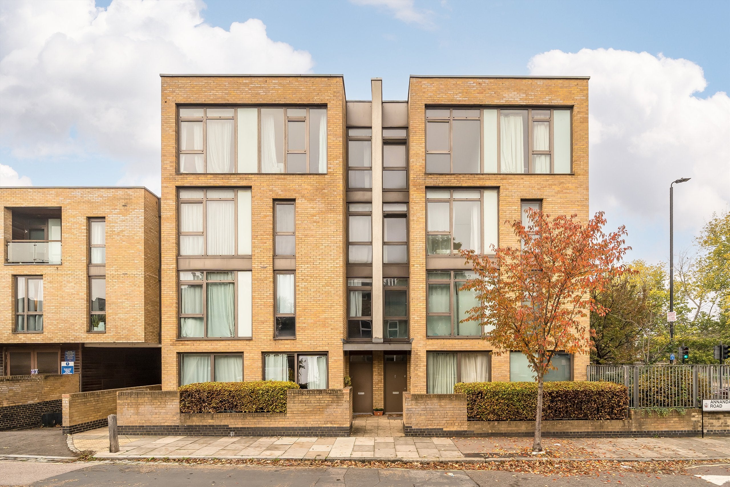 Flat Annandale Road in Greater London