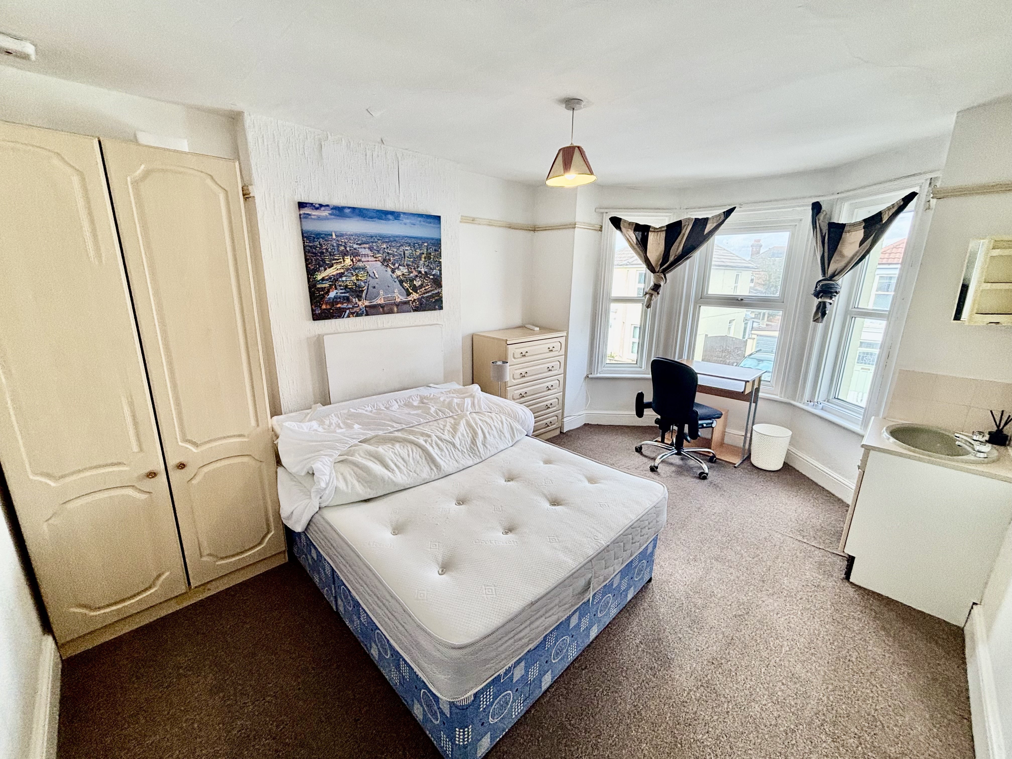Room Rosebery Road in Bournemouth